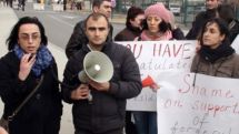 Спонтанная акция у посольства США в Армении. Группа активистов выразила президенту США Б. Обаме «свое недовольство и недоумение»