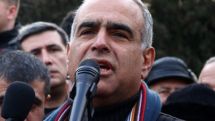 Лидер Hello Revolution в Армении Р. Ованнисян вновь бросает вызов Путину и Олланду 