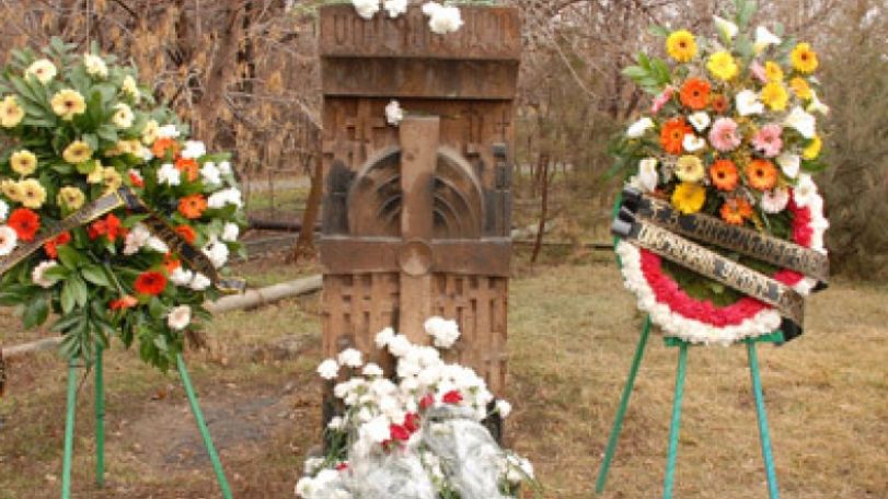 Procession dedicated to innocent victims of Sumgait massacre