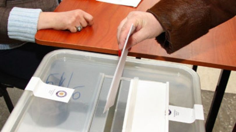 В Армении трем лицам предъявлено обвинение по факту попытки повторного голосования