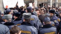Акция протеста в Ереване: участники требуют от наблюдателей ОБСЕ покинуть страну