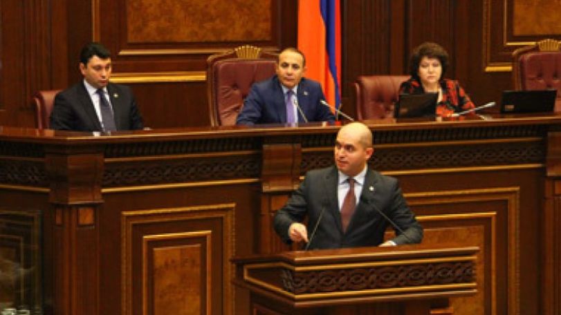 «Չկա գիտնական, որը զբաղվի գիտությամբ, հետո ինչ-որ ժամանակ այդ գործունեությամբ չզբաղվի..» Թեկնածուն Աշոտյանի հետ համաձայն չի