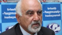 Hayrikyan leaves hospital, appears at press conference