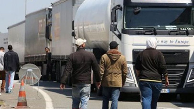 Channel Tunnel: David Cameron 'very concerned' by Calais crisis
