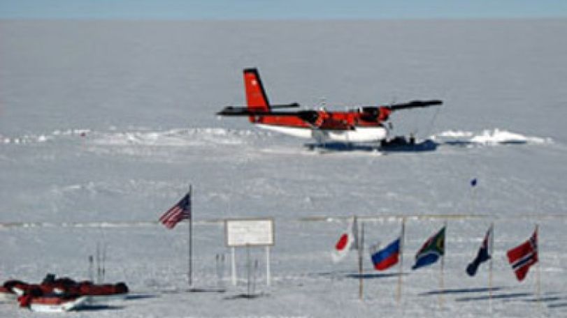 Antarctic search for missing plane carrying Canadians