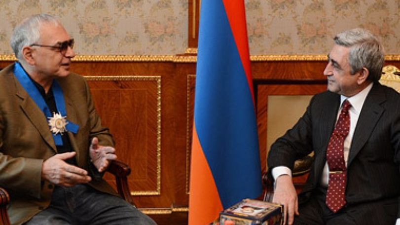 Президент Армении Серж Саргсян наградил кинорежиссера Карена Шахназарова Орденом Почета 