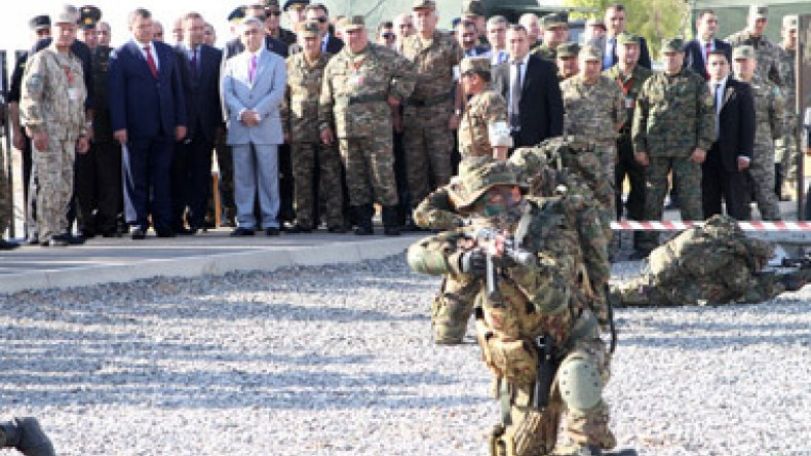 Речь президента Сержа Саргсяна указывает на приоритеты Армении в развитии армии и не только... Комментарий С. Сарумяна  
