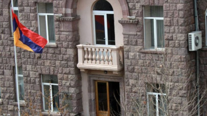 «Առկա է նաև անձնական PR-ի խնդիր»...«Ինքնաբացարկ հայտնել ընտրություններից 10 օր առաջ». պատասխանում են Ղուկասյանին