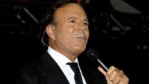 Julio Iglesias to give concert in Yerevan