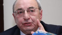 Վազգեն Մանուկյան. Հասարակությունն իրեն բաժանել է սատանաների ու հրեշտակների