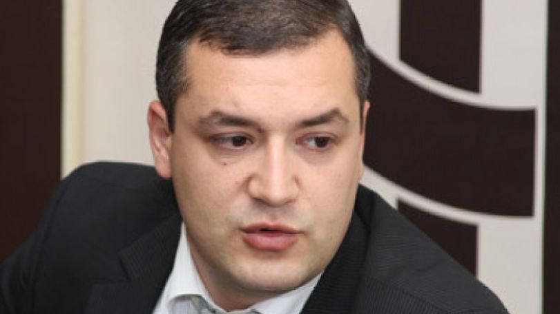 Տարիքն ի՞նչ կապ ունի. Տիգրան Ուրիխանյանը մեկնաբանում է ՀԱԿ առաջնորդի որոշումը