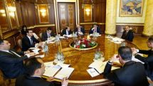 Armenian PM discusses economic development 