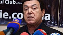 Иосиф Кобзон открестился от статуса собственника гостиницы «Двин» и похвалил «ненавистный» памятник Арно Бабаджаняну 