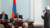 Armenian President meets members of Public Council
