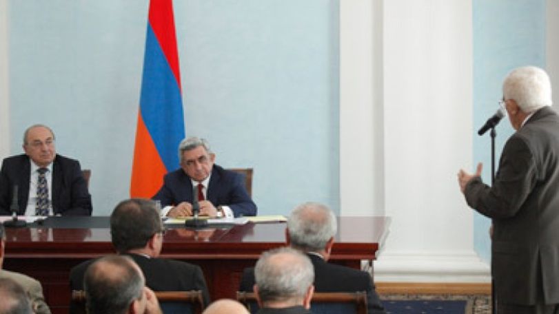 Armenian President meets members of Public Council