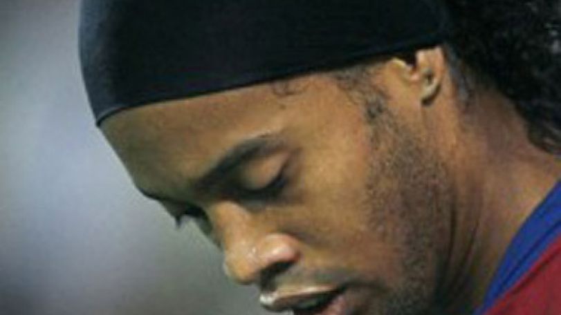 Ronaldinho escapes car collision without injuries 