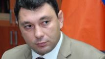 Дилетантизм остается дилетантизмом. Э. Шармазанов выступил с разгромной критикой предложений экс-главы МИД Армении В. Осканяна 
