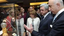 Президент Армении С. Саргсян посетил открывшуюся в Ереване выставку ювелирных изделий