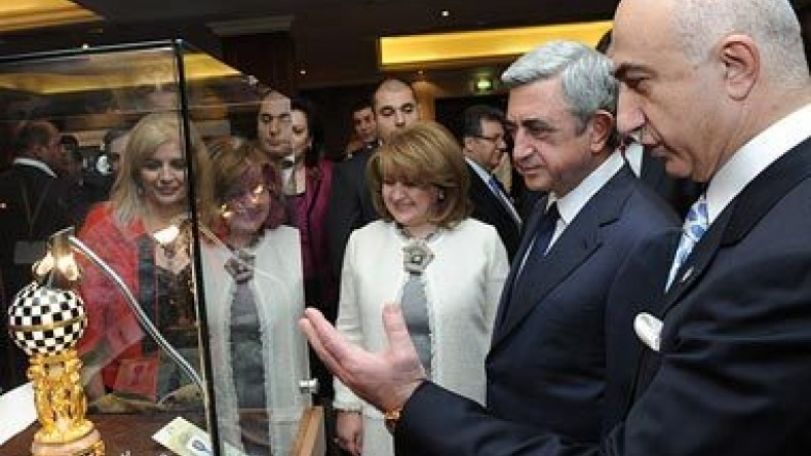 Serzh Sargsyan visits jewelry exhibition in Yerevan 