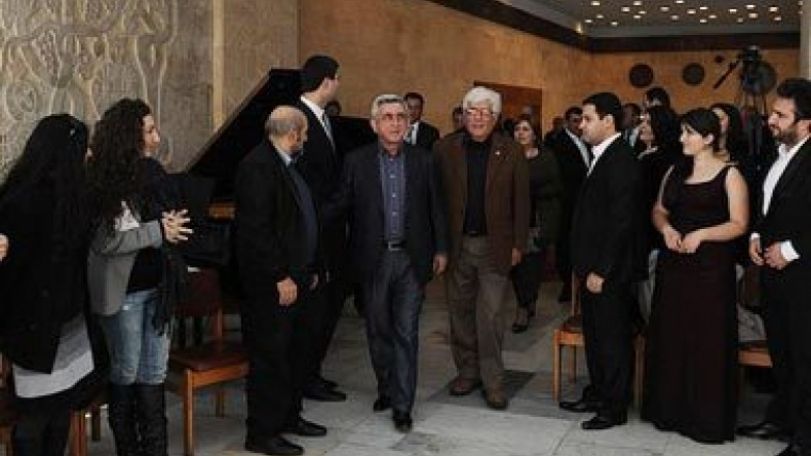 Serzh Sargsyan meets representatives of RA creative unions in Dilijan 