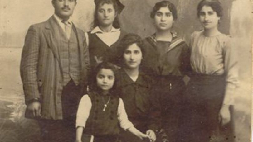 The New York Times. Վերապրածների ժառանգները ներկայացնում են իրենց ընտանիքի պատմությունները