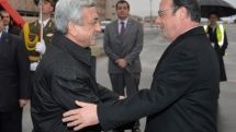 Delegation led by French President arrives in Yerevan 