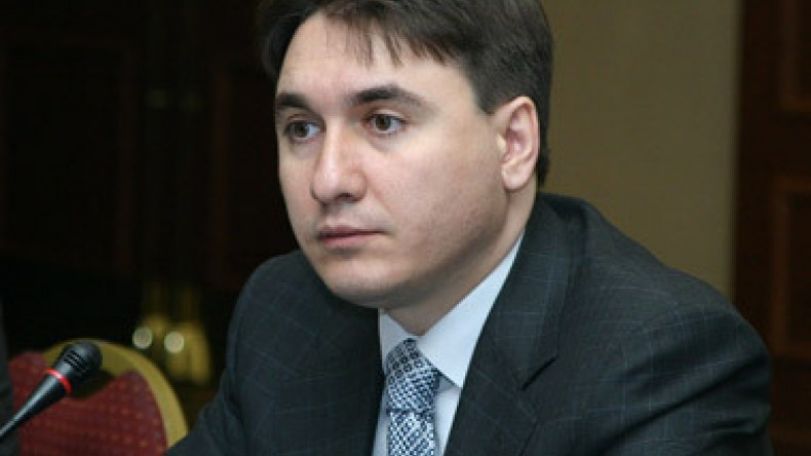 Փոխվարչապետն Արմավիրում ծանոթացել է դպրոցների վերանորոգման աշխատանքներին 