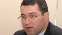 А.Мартиросян: Вставшие перед страной проблемы – не на уровне органов местного самоуправления