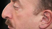 Огорченный победой иранского борца И.Алиев покинул зал перед схваткой Джулфалакяна с азербайджанцем
