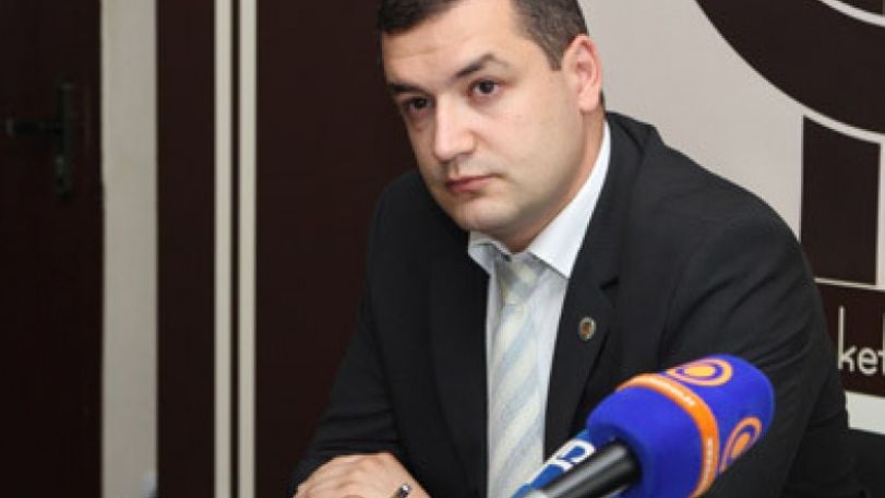 Ուրիխանայնը Յ. Վարդանյանին առաջարկում է ԱՄՆ-ում ապրելու ժամանակ ջանար բարձրացնել մարզիկների պրոֆեսիոնալիզմը