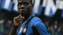 Balotelli locks himself in Manchester Airport toilet