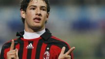Pato staying at Milan