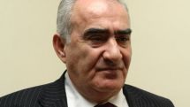 Галуст Саакян о том, сложит ли Наапет Геворкян депутатский мандат из-за сына...