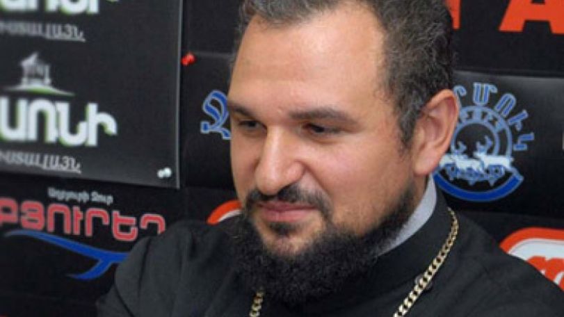 Представитель Первопрестольного Св. Эчмиадзина поставил диагноз Хачику Стамболцяну (видеоматериал)