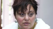 Певица и депутат парламента Армении Ш. Петросян бичует бичующих нацкультуру «мещан»