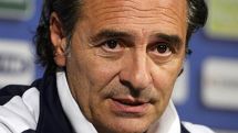 Prandelli vows to stay as Italy coach 