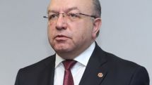 Министр здравоохранения Армении Д. Думанян призвал не связывать проблему ЧП в «Арснакаре» конкретно с этим рестораном 