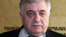 Акция членов Палаты адвокатов Армении дала результаты. Распоряжения президента представил Р. Саакян  