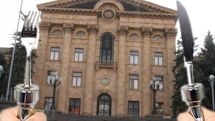 В буфете Национального Собрания Армении сегодня был настоящий аншлаг… Отчего могла возникнуть паника?