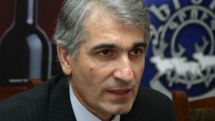 Курс доллара в Армении продолжит фиксировать повышение и вскоре достигнет 430 драмов 