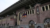 Сборные Армении и Казахстана по футболу почтили память погибших военнослужащих 