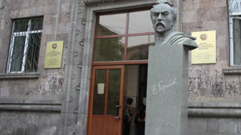 На должность ректора ЕГЛУ претендуют двое – Вагаршак Мадоян и Гаяне Гаспарян