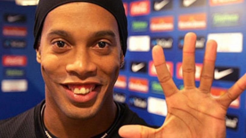 Free agent Ronaldinho quits Flamengo 