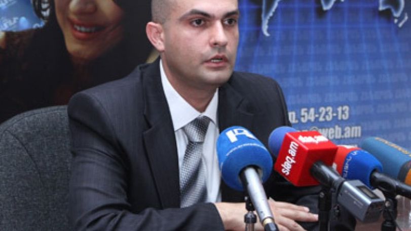 Տնտեսագետը քաղաքացիներին կոչ է անում հանգիստ վերաբերվել դոլարի թանկացմանը