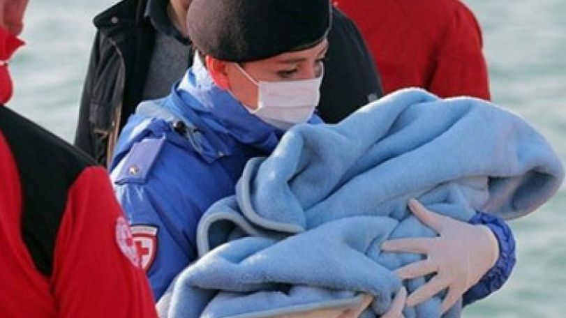 Hundreds of migrants feared drowned off Libya