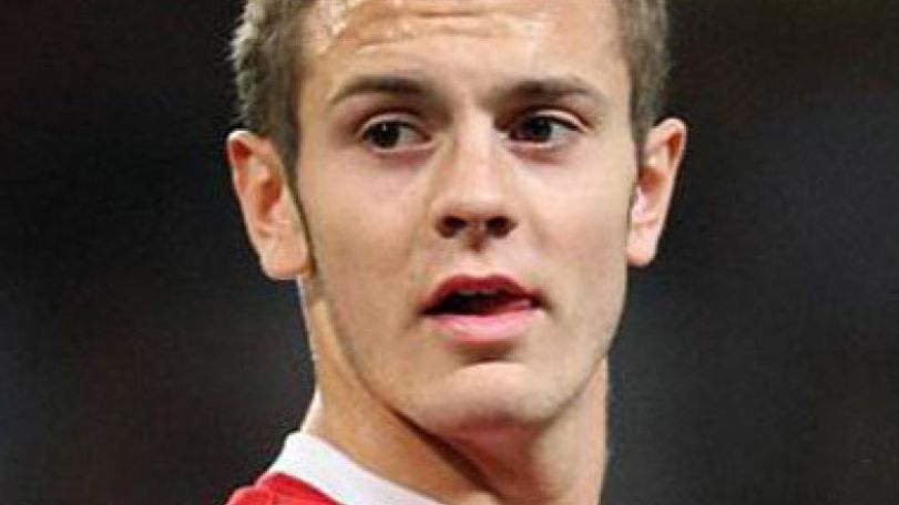Arsenal midfielder Jack Wilshere has minor knee operation in Sweden