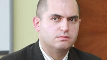 А. Ашотян размышлял в Facebook о министерском портфеле и вспомнил рубаи Омара Хайяма 
