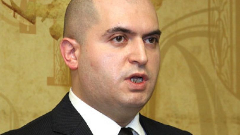 Министр образования Армении А. Ашотян предложил СМИ с нетерпением ждать «эксклюзивных разоблачений» экс-ректора ЕГЛУ С. Золяна 