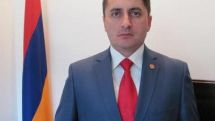 Хачик Асрян о мании Пашиняна и присущих танцовщицам гарема чертах характера Алиева