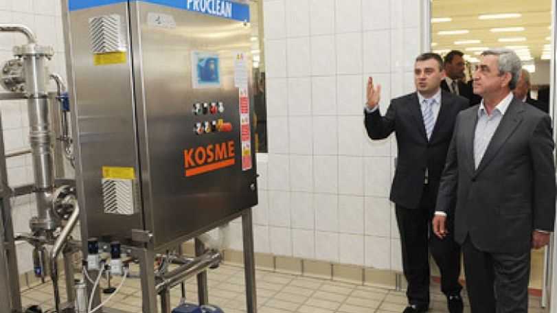 President Serzh Sargsyan visits Ararat Group mineral water plant